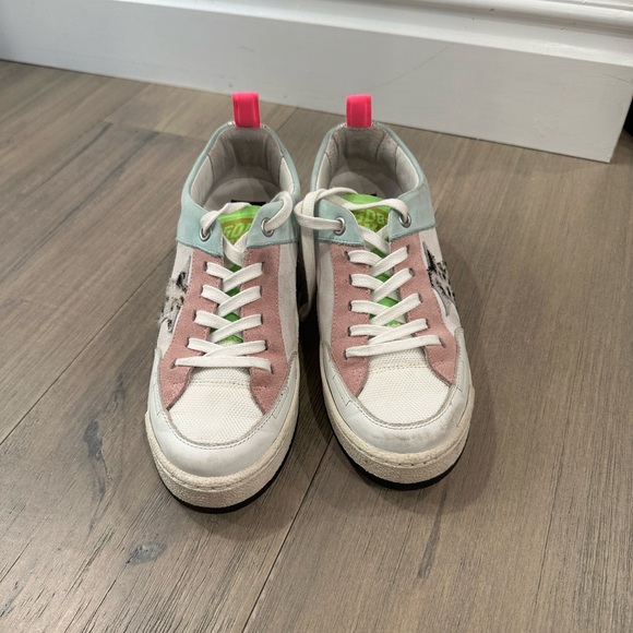 The perfect sneaker to go with any casual outfit! Worn once! - Picture 1 of 4